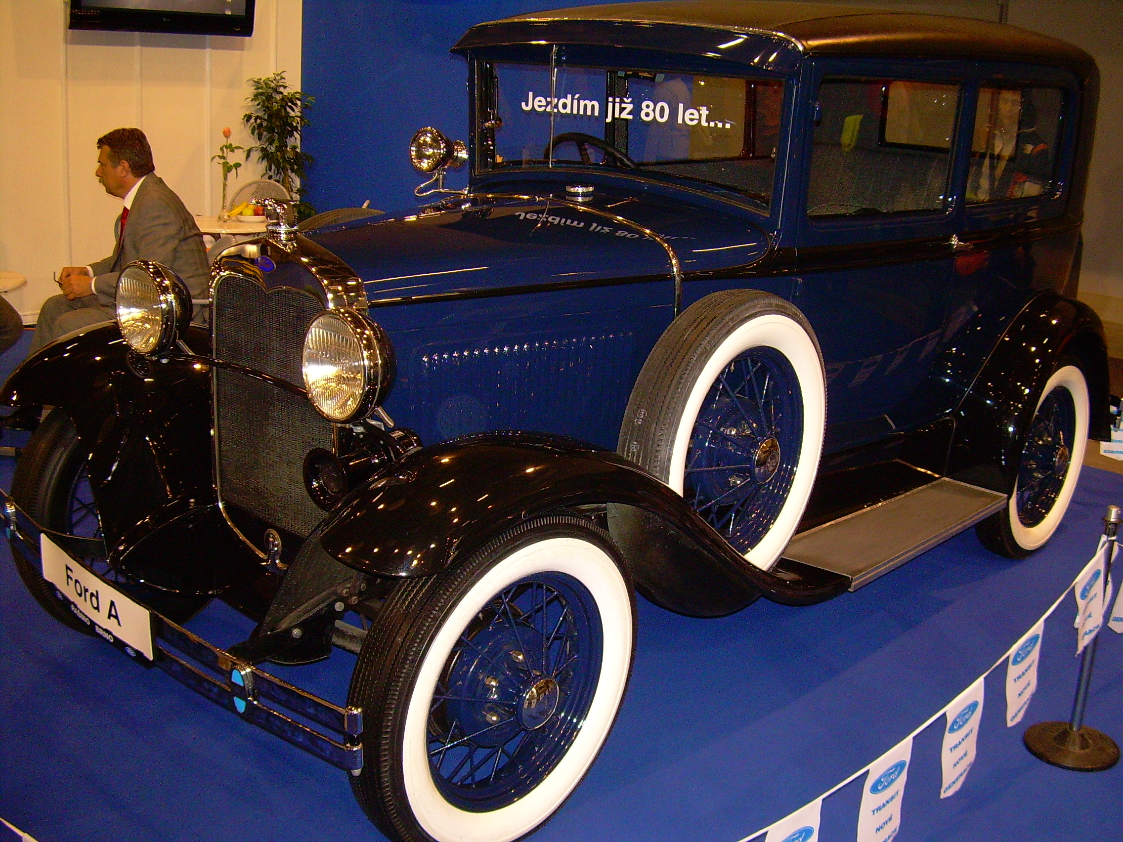 FORD -RETRO.JPG